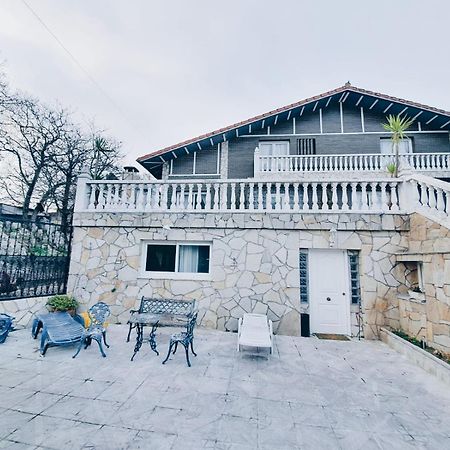 Jmca Hotel Кастро-Урдиалес Екстериор снимка