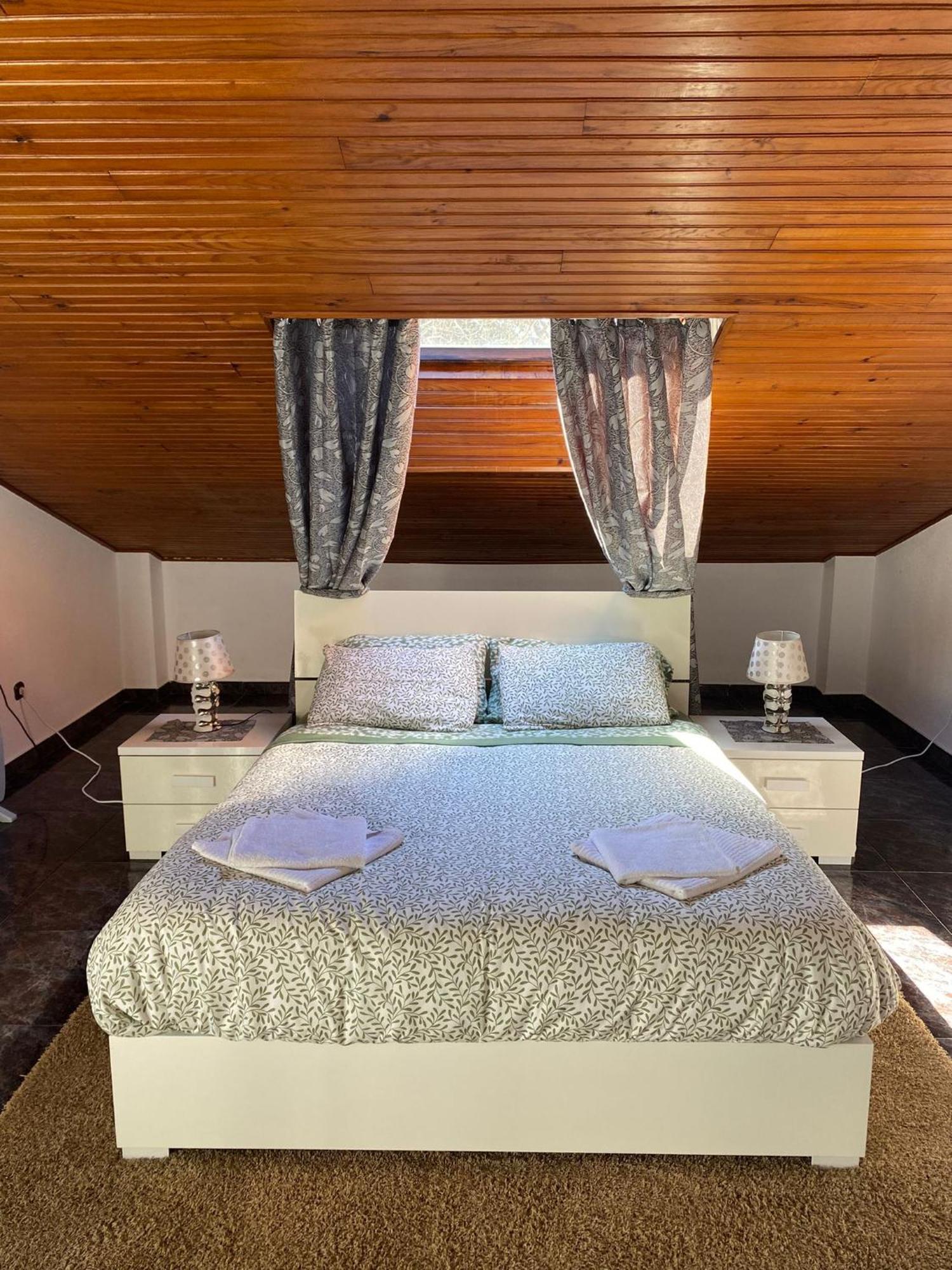 Jmca Hotel Кастро-Урдиалес Екстериор снимка