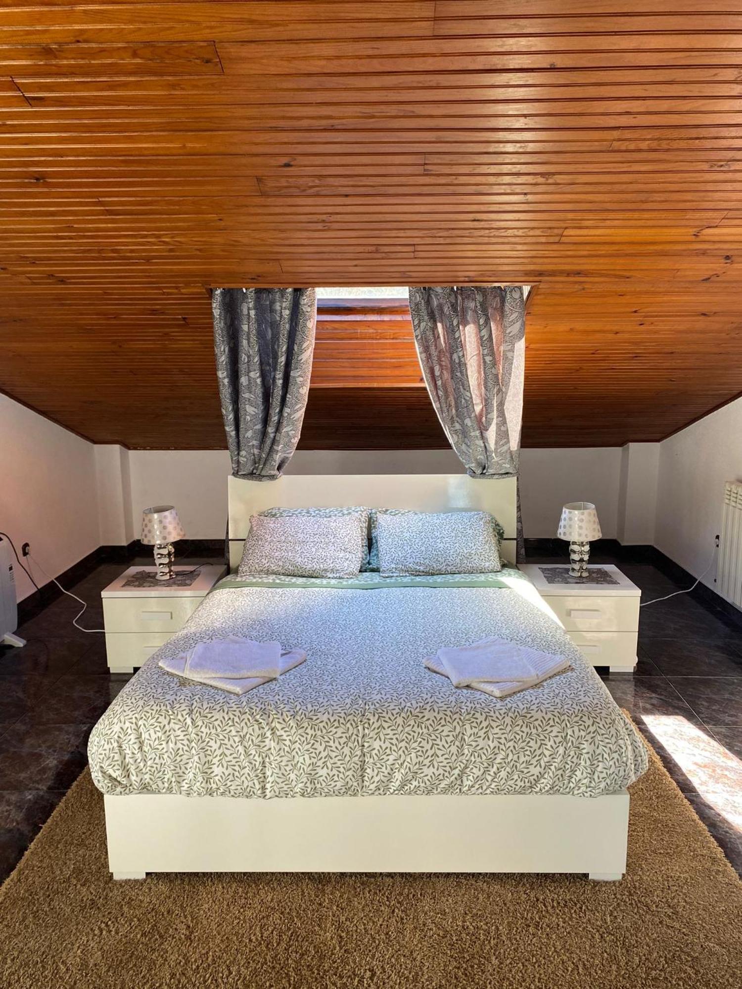 Jmca Hotel Кастро-Урдиалес Екстериор снимка
