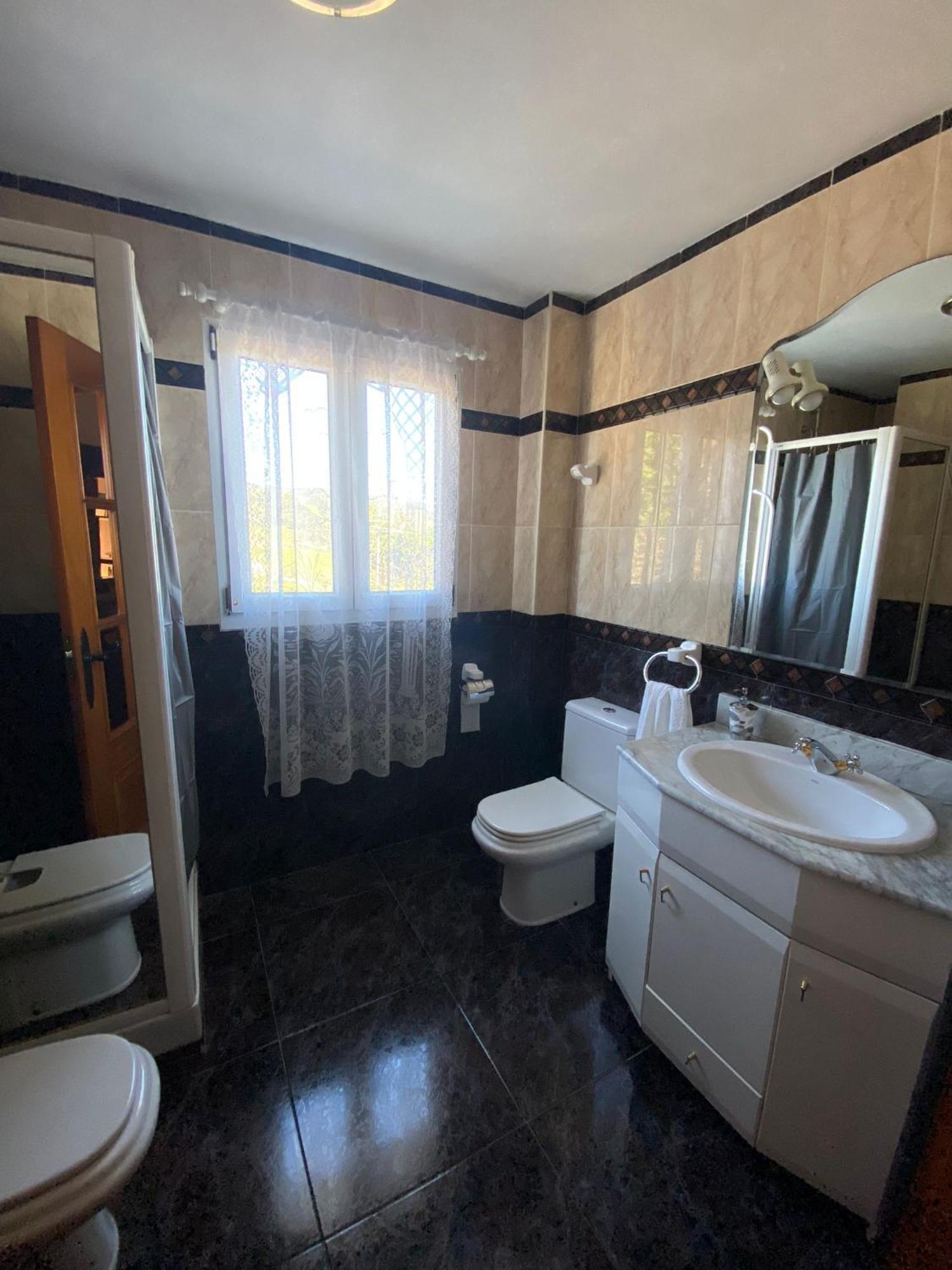 Jmca Hotel Кастро-Урдиалес Екстериор снимка