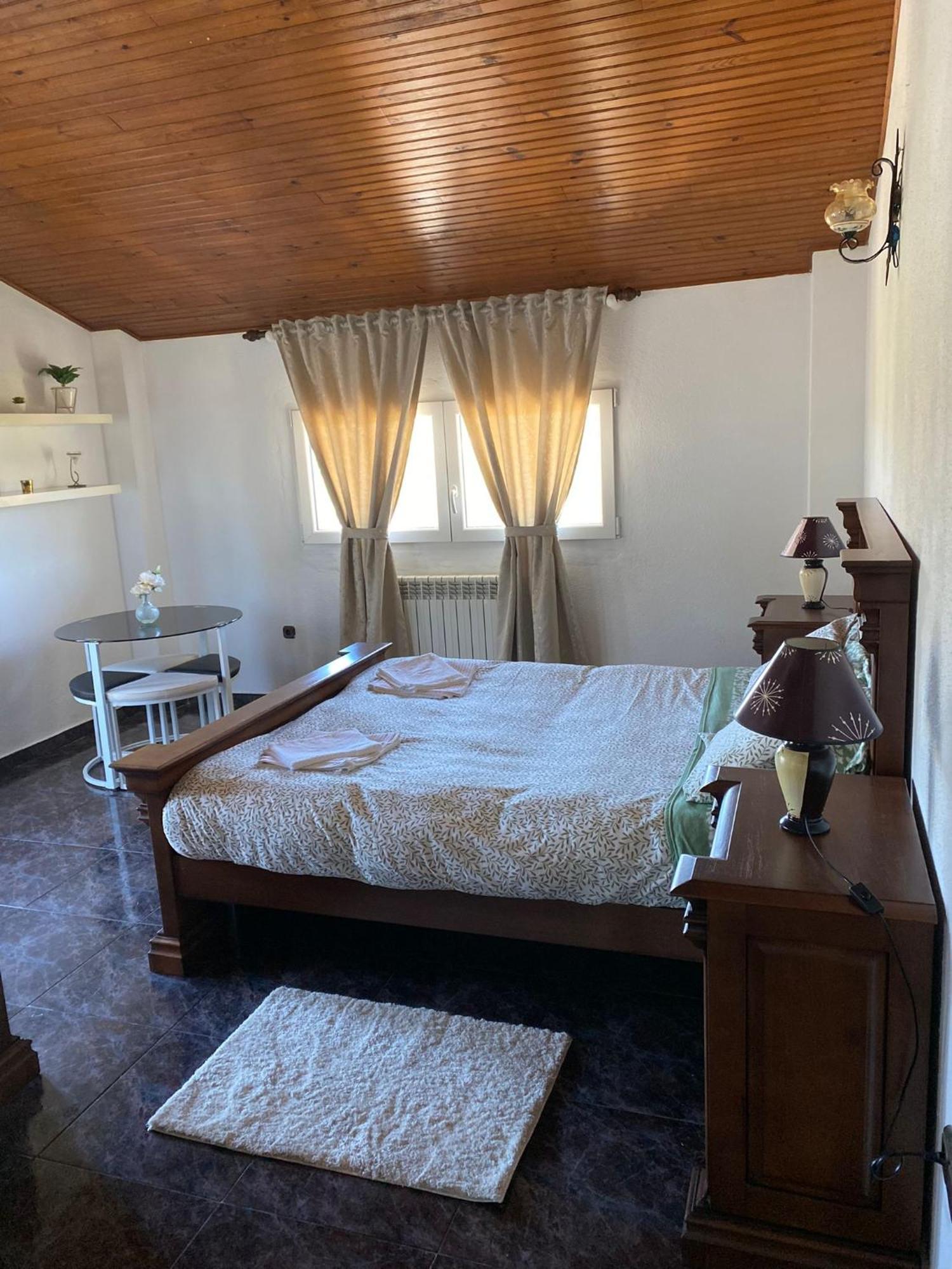 Jmca Hotel Кастро-Урдиалес Екстериор снимка