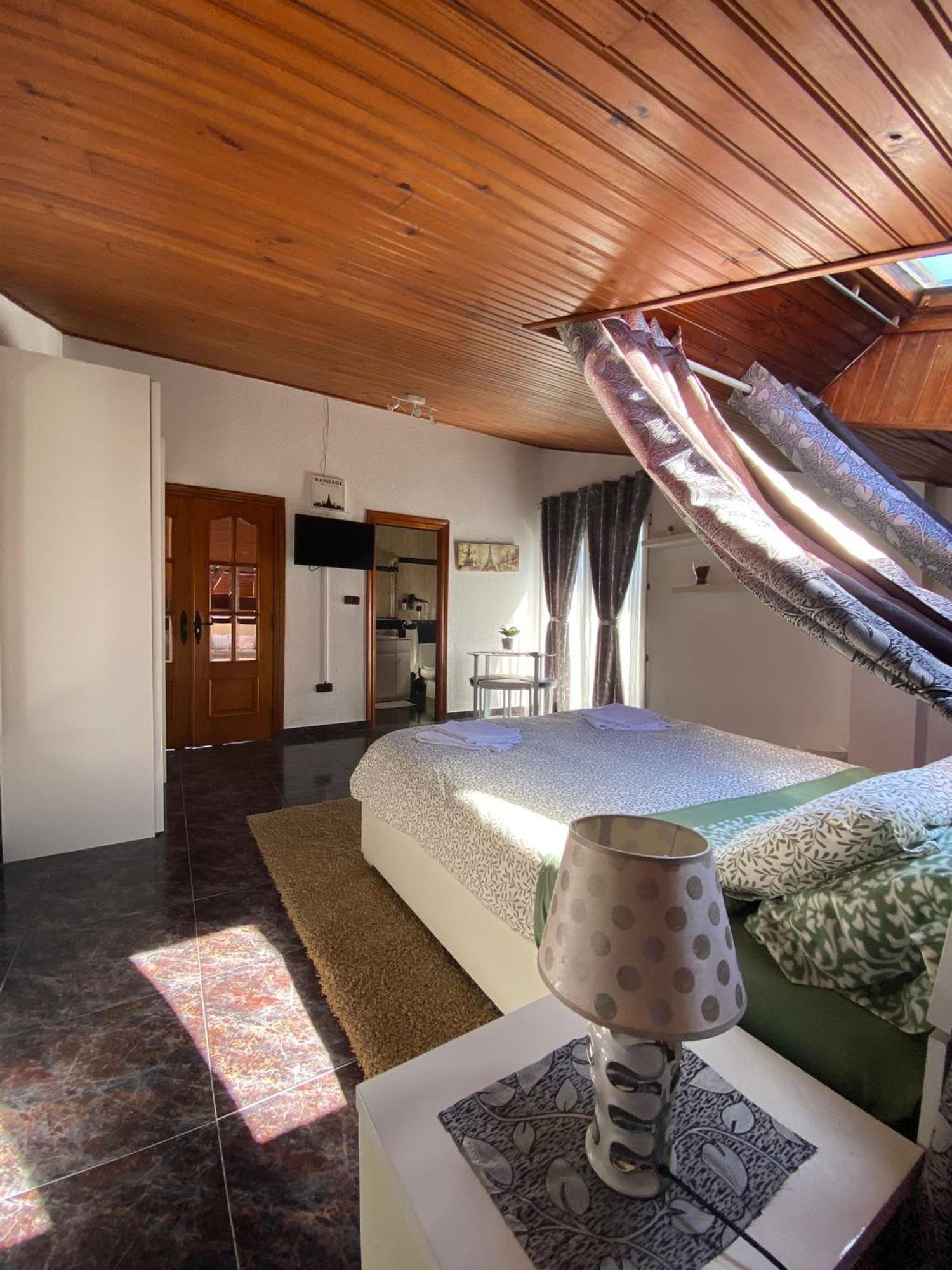Jmca Hotel Кастро-Урдиалес Екстериор снимка